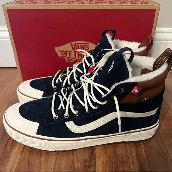 Mens Vans Sk8-Hi MTE 2.0 DX shoes in the Dress Blues Gum. NWT. Size 11. - Picture 4 of 5